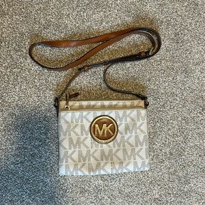 Michael Kors cross body purse